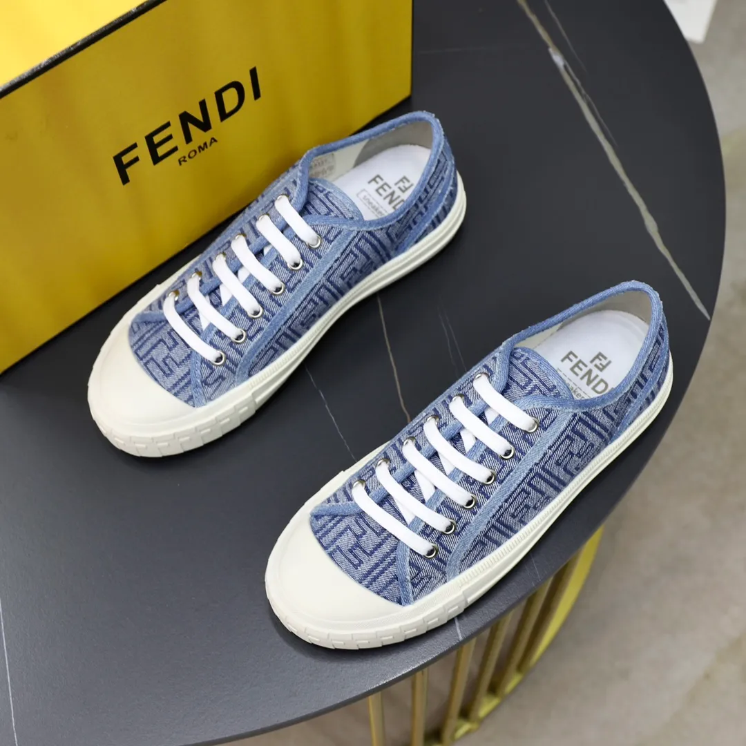 Factory price: 480 original order (couple model) Brand: FENDI Fendi 🙅‍♂️🙅‍♂️🙅‍♂️ Size: Female 35–40, Male 39-44 (45 can be customized) Grade: Official website genuine Material: Imported original LoGO fabric upper Original comfortable lining TPU wear-resistant lightweight outsole Style category: Loafers New trendy shoes Color: actual picture color